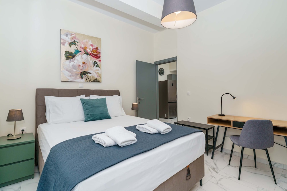 Zografou Bright Getaway - Athens City Escape