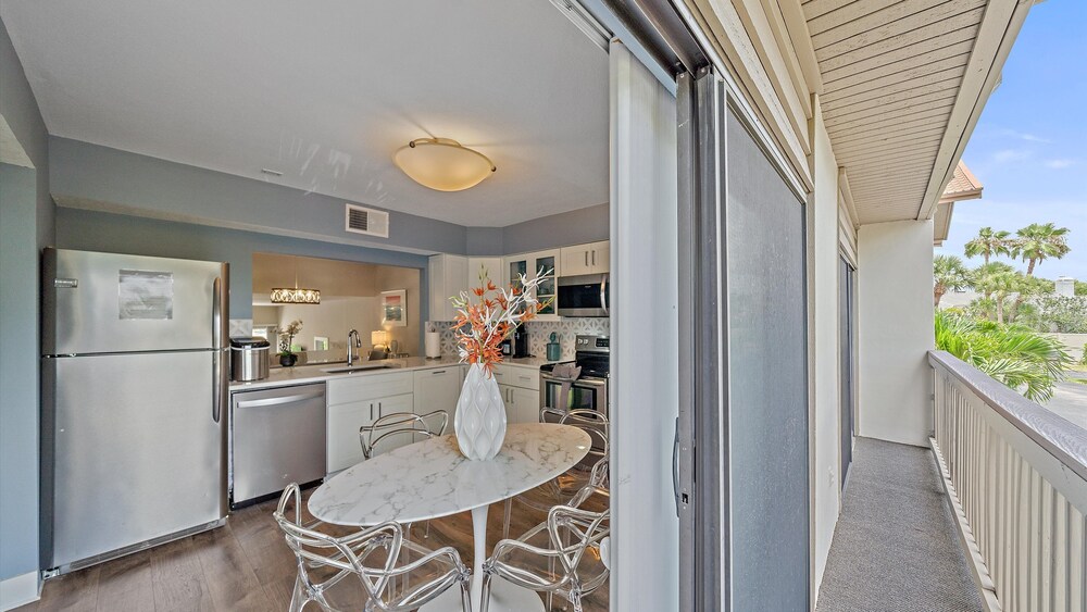 Siesta Beach Retreat 2 Bedroom Townhouse