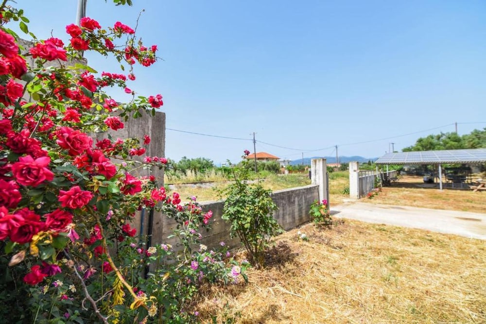 Kyparissia Coastal Getaway With Seaviews