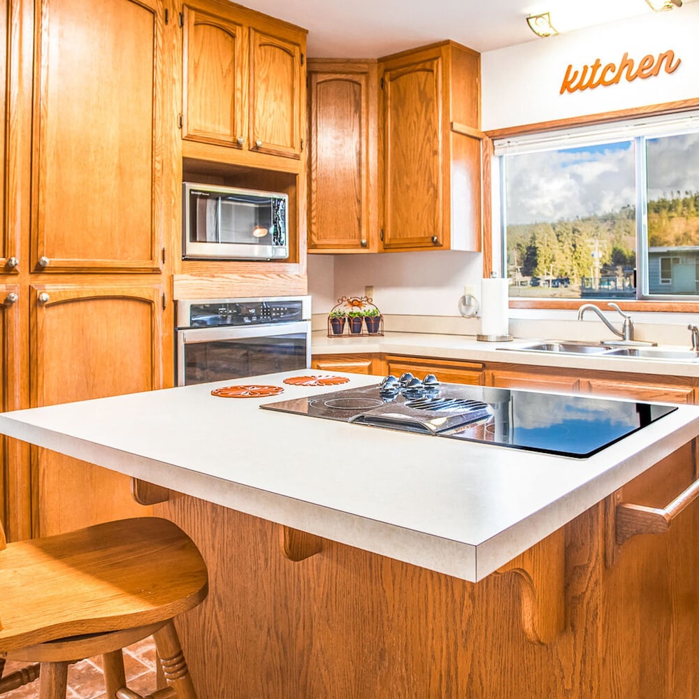 Cornet Bay Cottage in Oak Harbor