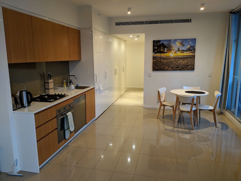 Trigo Home - Saunders Close Sydney view 4