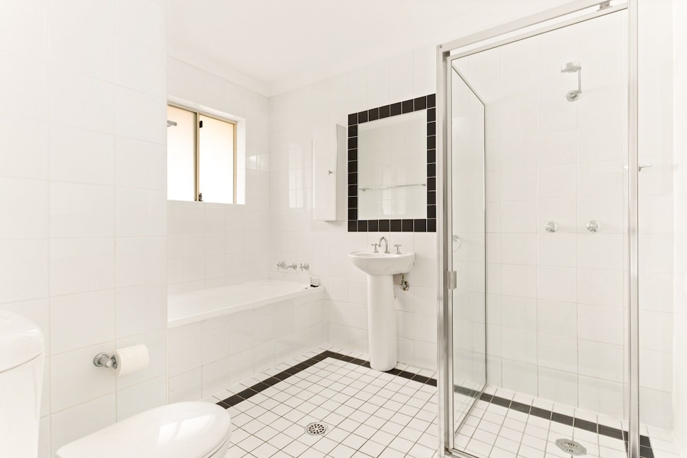 Pristine 2-bed Near Marrickville Village