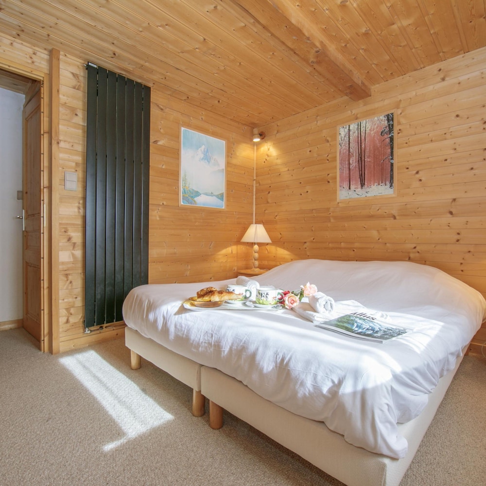 Chalet Du Croz RJ in Le Tour Argenti re