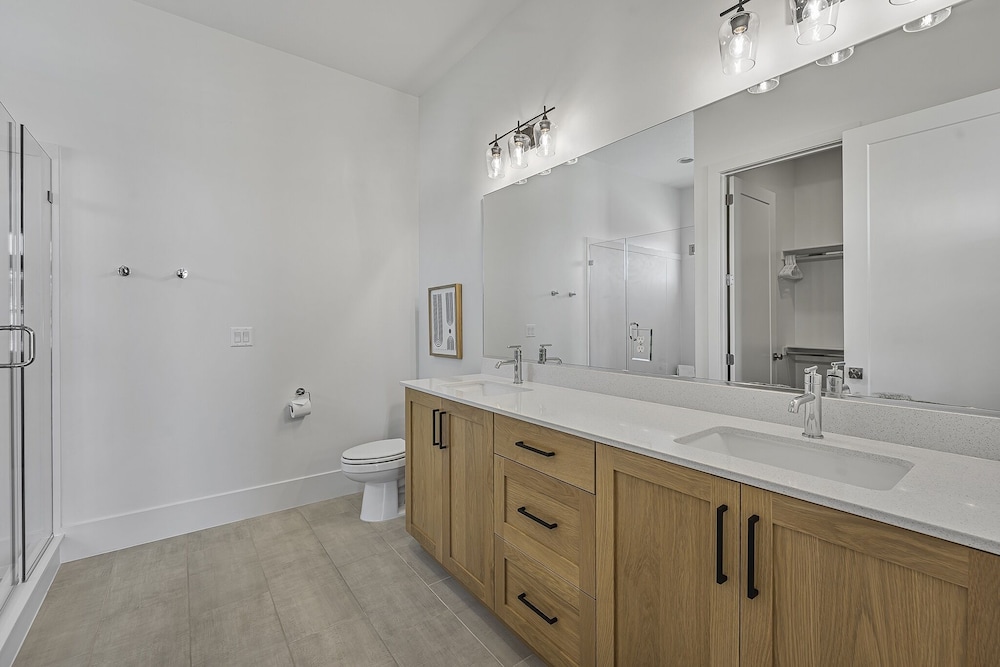 Villa #38 At Bloomington Country Club - Aaa Gateway 4 Bedroom Townhouse