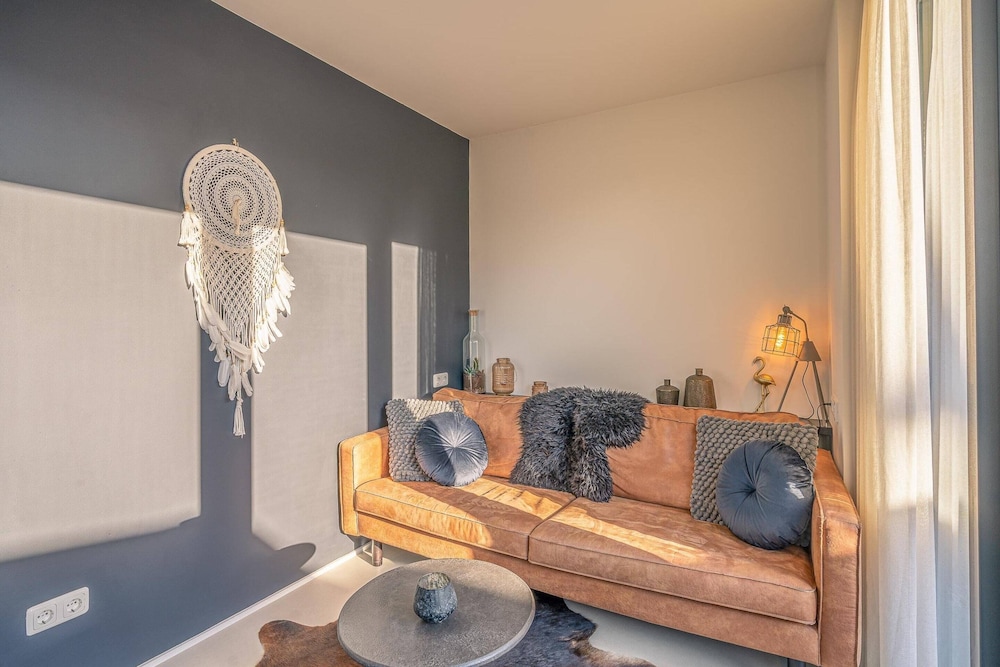 Charming 2-person Holiday Home on the Brink in De Koog