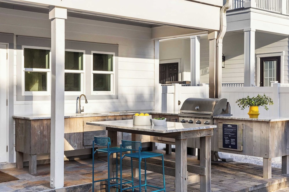 Villa Near Beach w/ Pool & Outdoor Dining Bohemian Beach Retreat by Avantstay