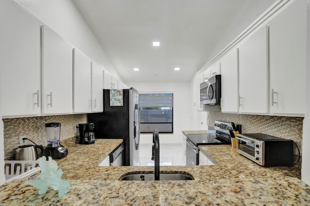 The Lake House in Fort Lauderdale - Image 3