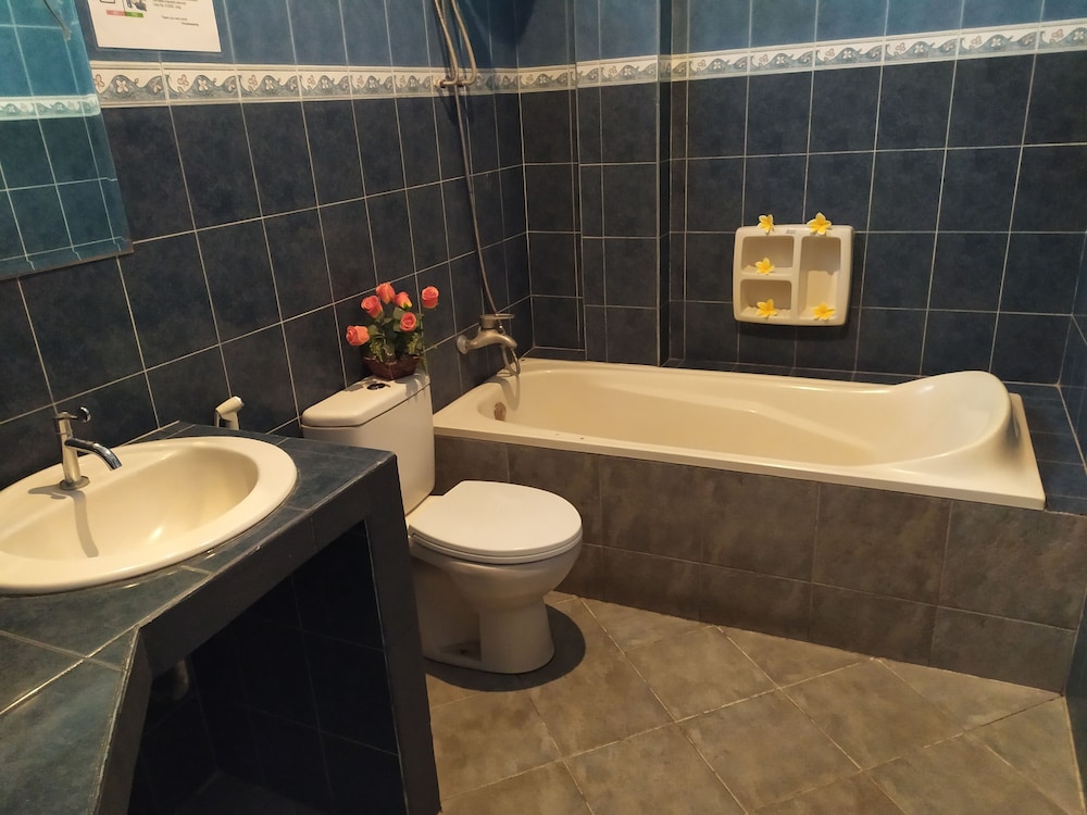 Twenty4Seven Bed & Breakfast - Hostel