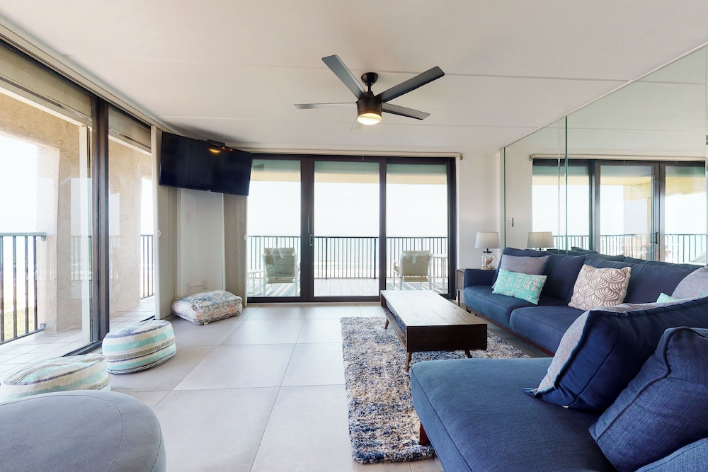 Corner 3BR w/ Wraparound Balcony & Gulf Views