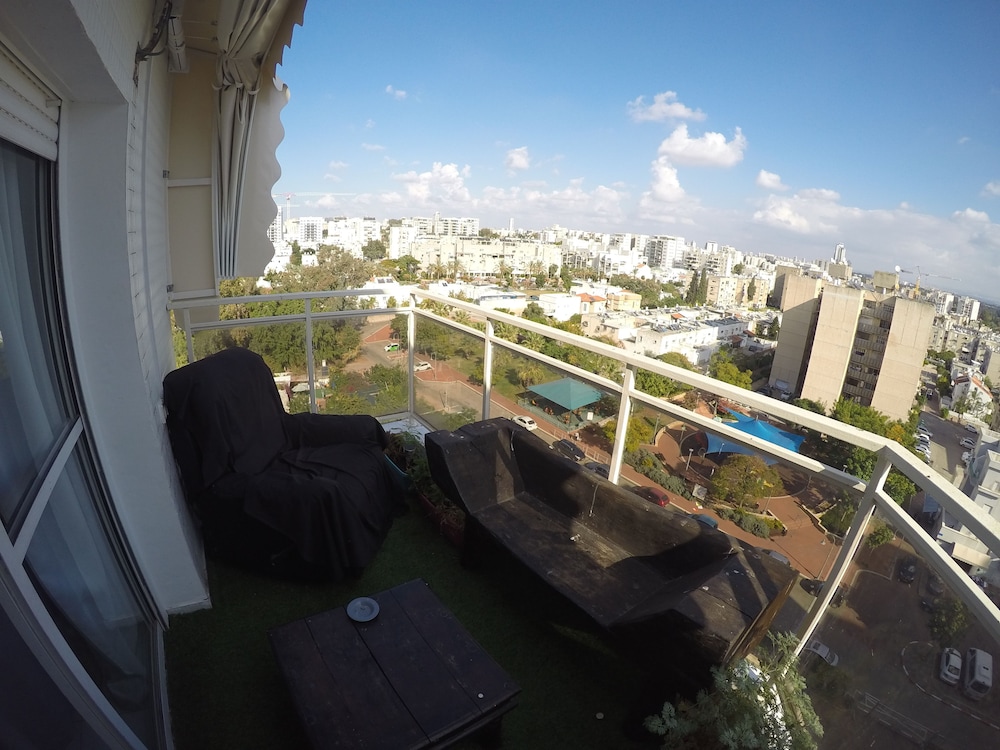 Avi's place