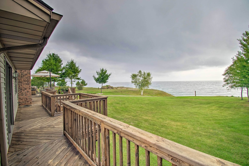 Large Family Home w/ Deck & Yard on Lake Huron
