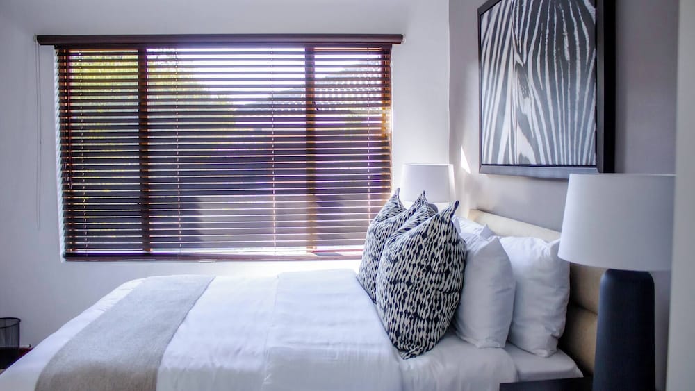 Beautiful 2 Bedroom Apartment Near Monte Casino