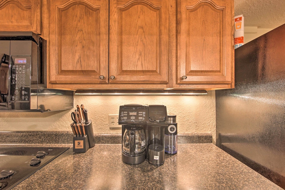 Marshall Vacations - Updated Apartment in Historic Dtwn Marshall! - Property Image 5