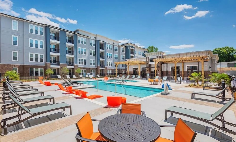 Landing Furnished Apartments - Central West End