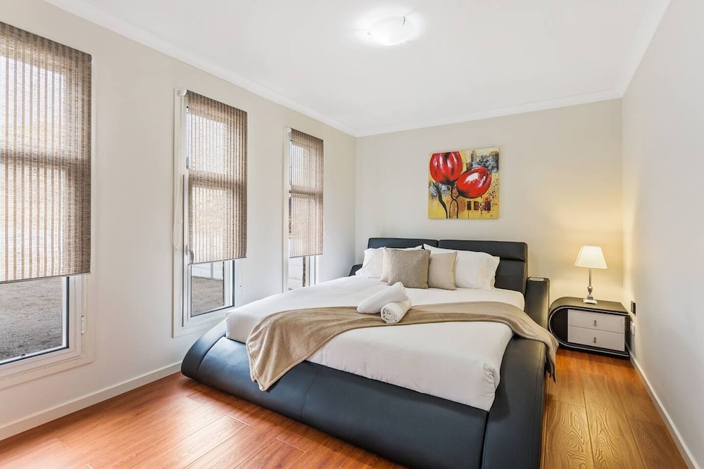 Unwind Bulla Hill Heights Retreat