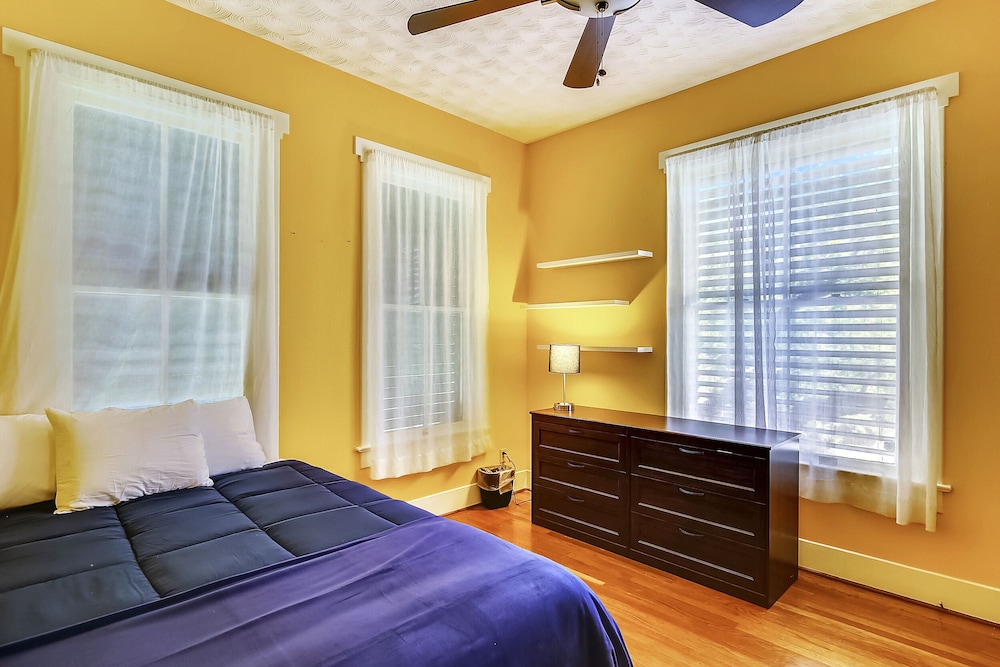 Ellie's Island Retreat view 4