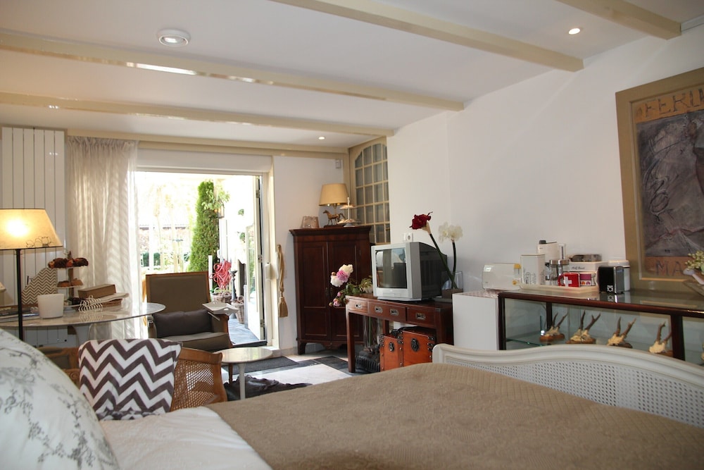Studio Near Heiloo Woods and Egmond Beach