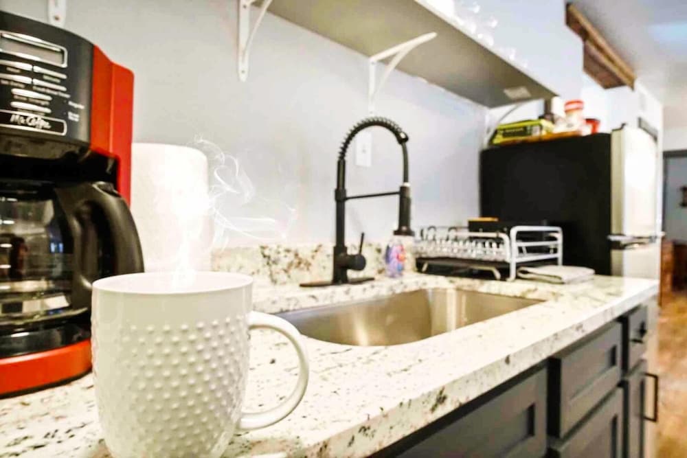 Oklahoma City Vacations - 3-story 6-bedroom 4 Bathrooms 3min-asian Dist - Property Image 100