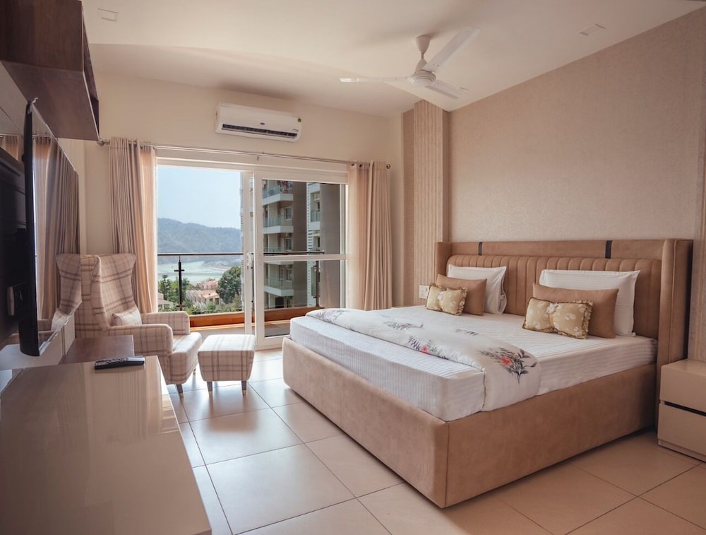 Luxury 4 Bedroom's Apartment