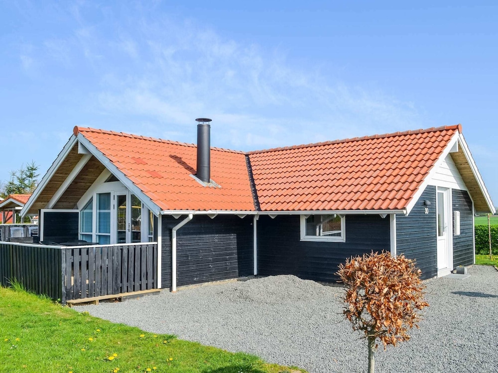 6 Person Holiday Home in Hemmet