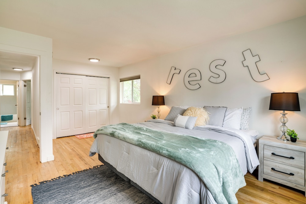 Game Room & Fire Pit: Family-friendly Loveland Gem