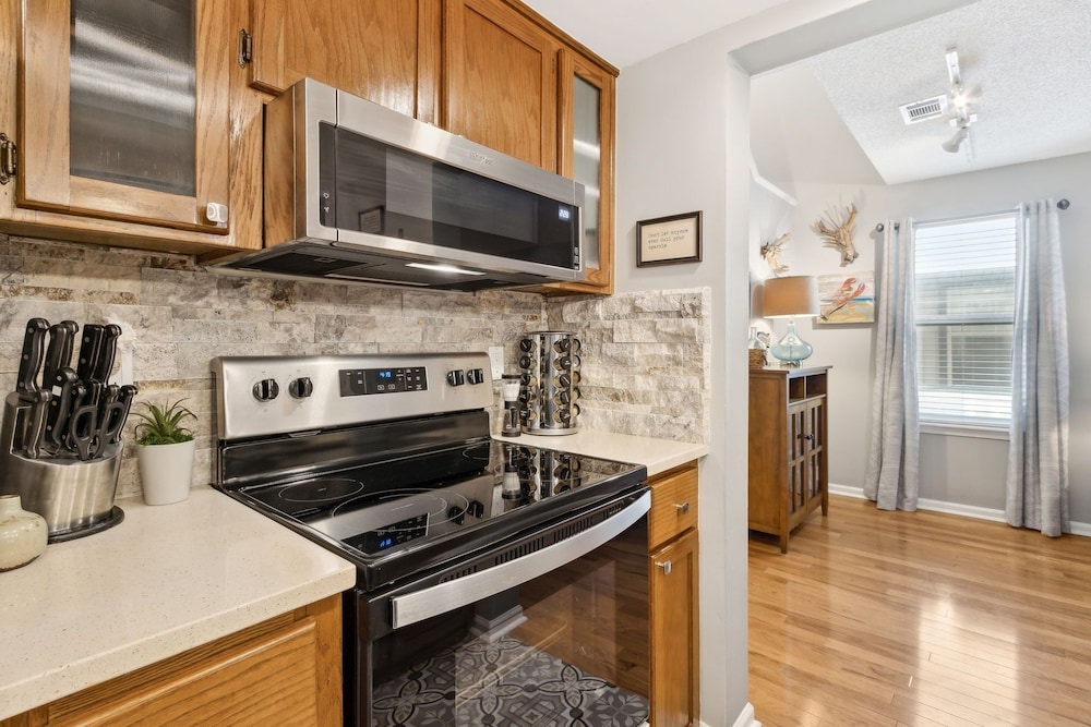 2754 1st Ave. A 2 Bedroom Duplex