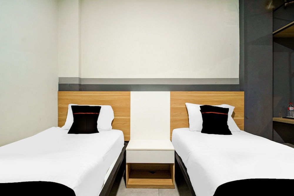 Collection O 94637 Teratai Residence