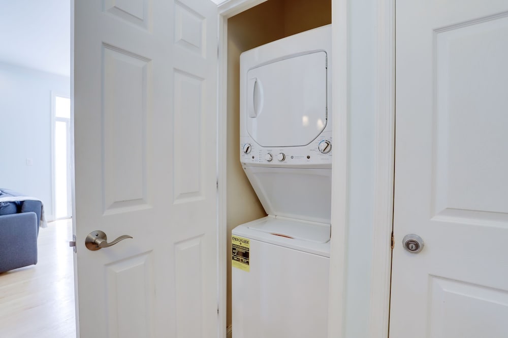 Exquisite 1 BR Apartment at Alexandria view 4