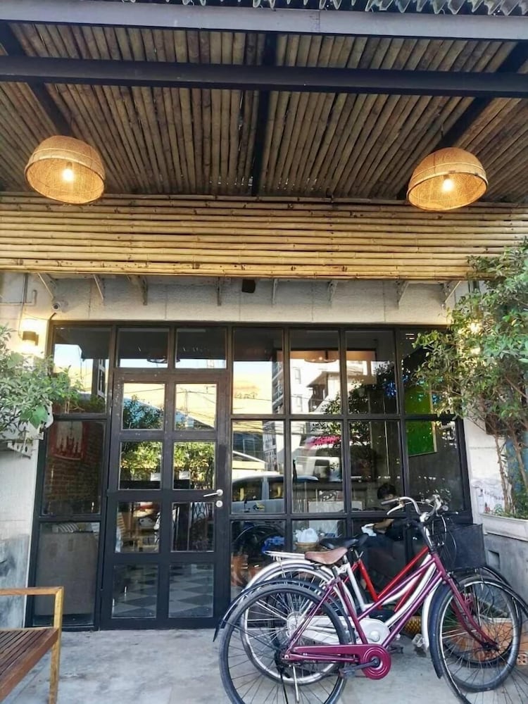 Lao Huk Bed and Cafe - Hostel