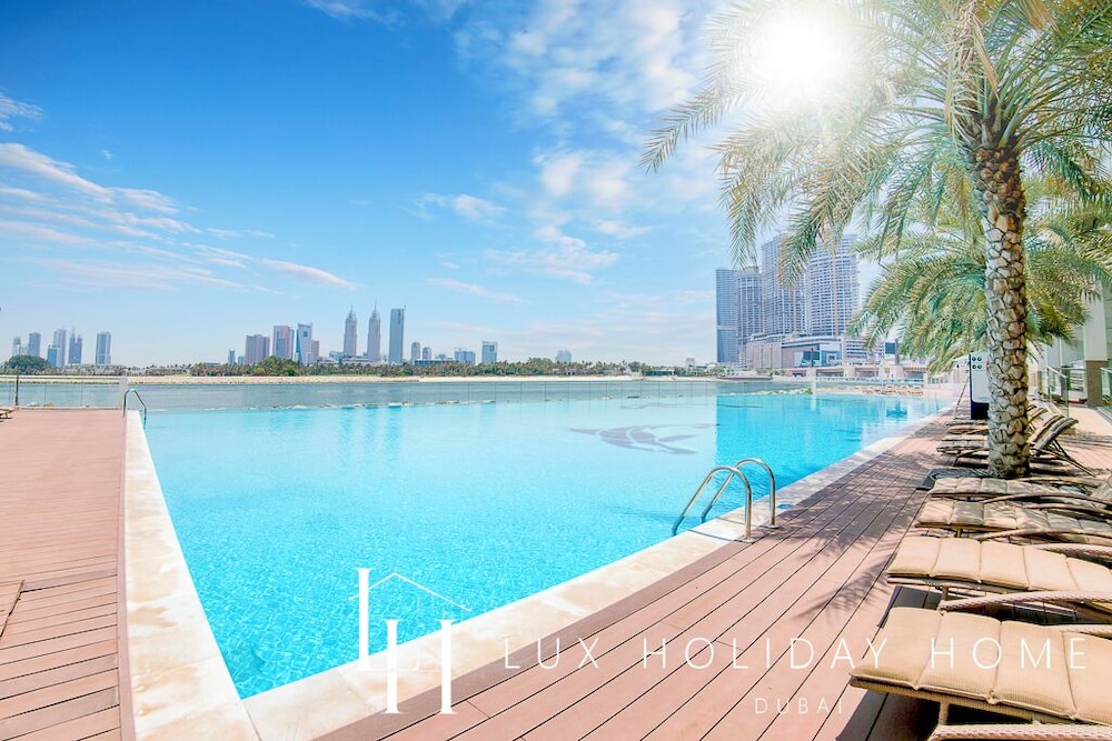 LUX Holiday Home - Azure Residence 1