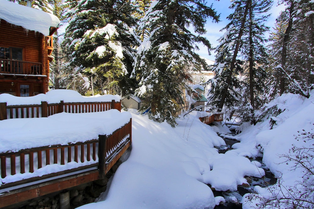 Log Cabin on the Stream