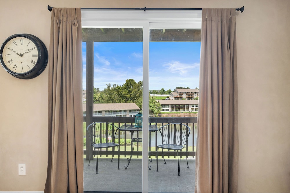 Pointe Royale Getaway - Fore 4
