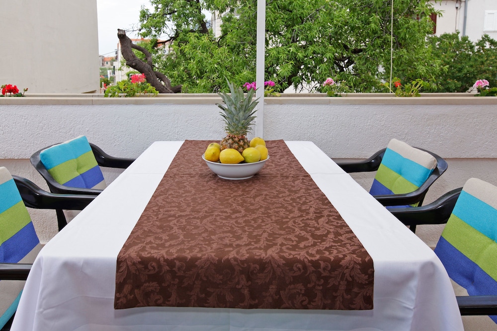 Rose Garden Apartments