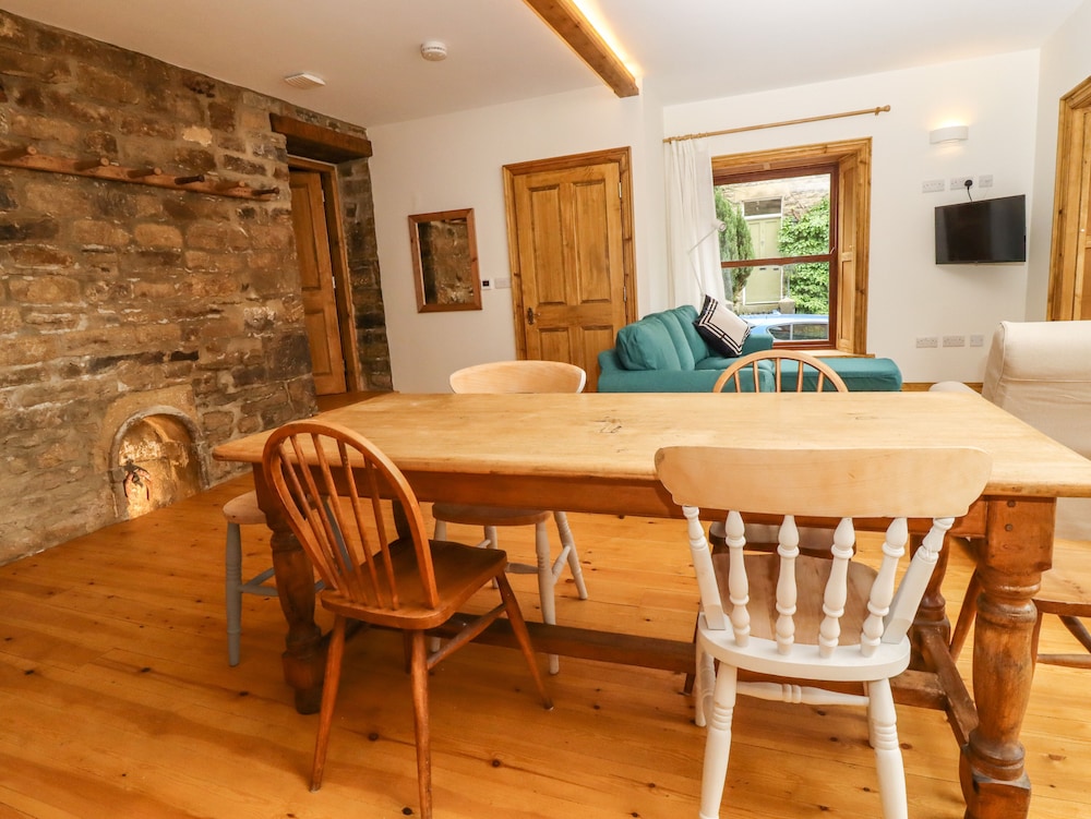 1 Chews Cottage