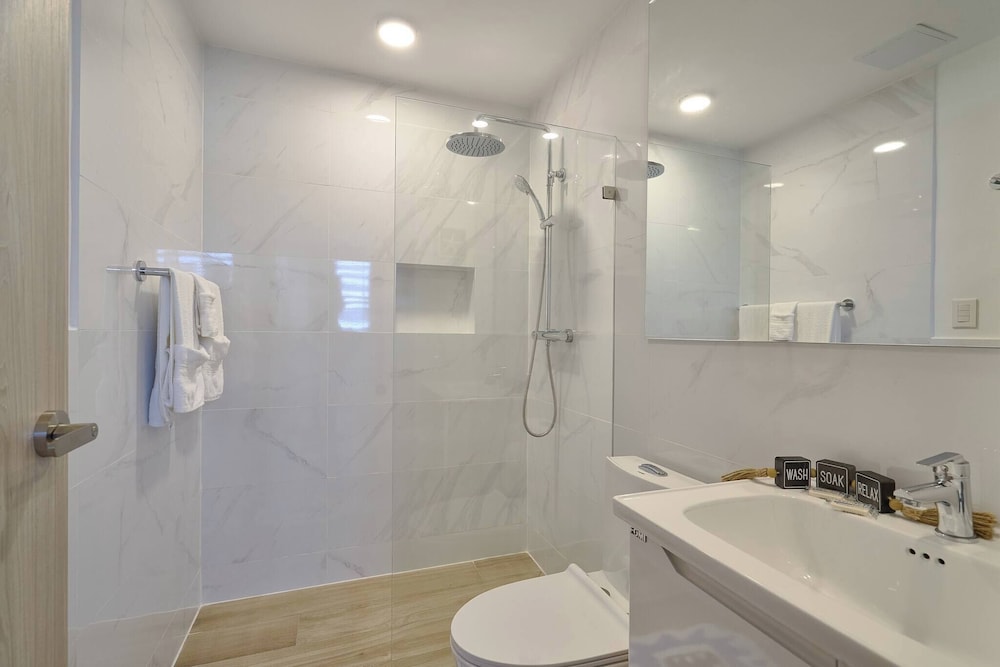 Luxury Escape Private Jacuzzi, Beach, Punta Cana Sleep 5