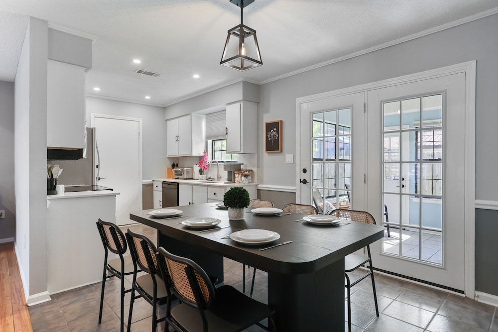 Adorable Bungalow Near Tybee Beach