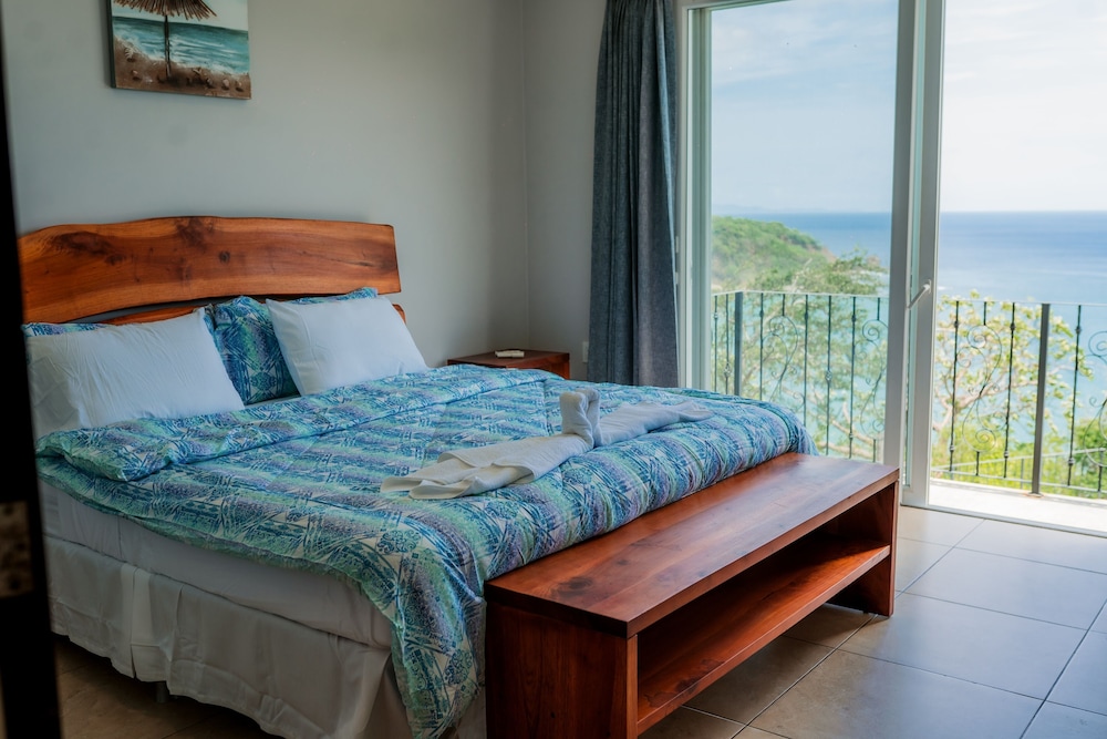 Seaside Serenity At Casa Cala Azul 3 Bedroom Home by RedAwning view 3