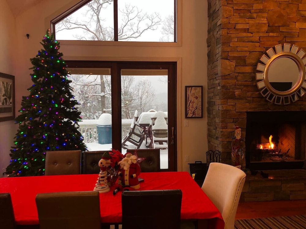 Vacation Home Near Golf Course Hiking Sleeps 20