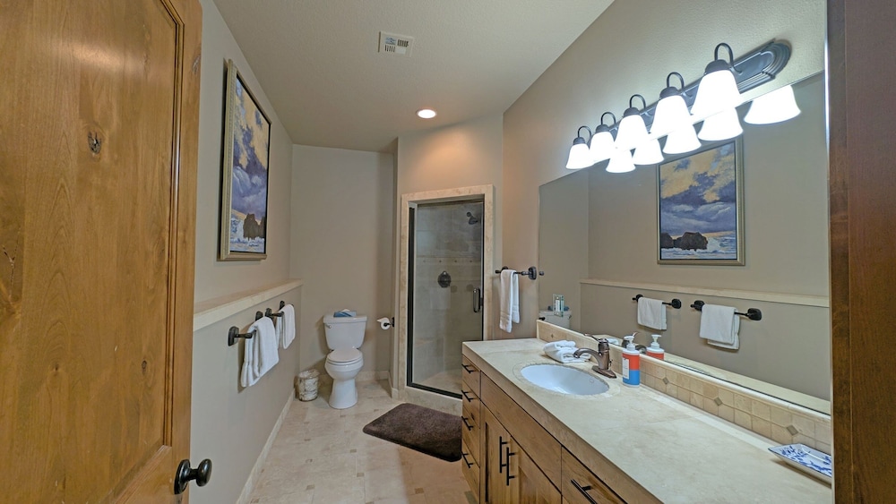 Yellow Pine 32 6 Bedroom Home
