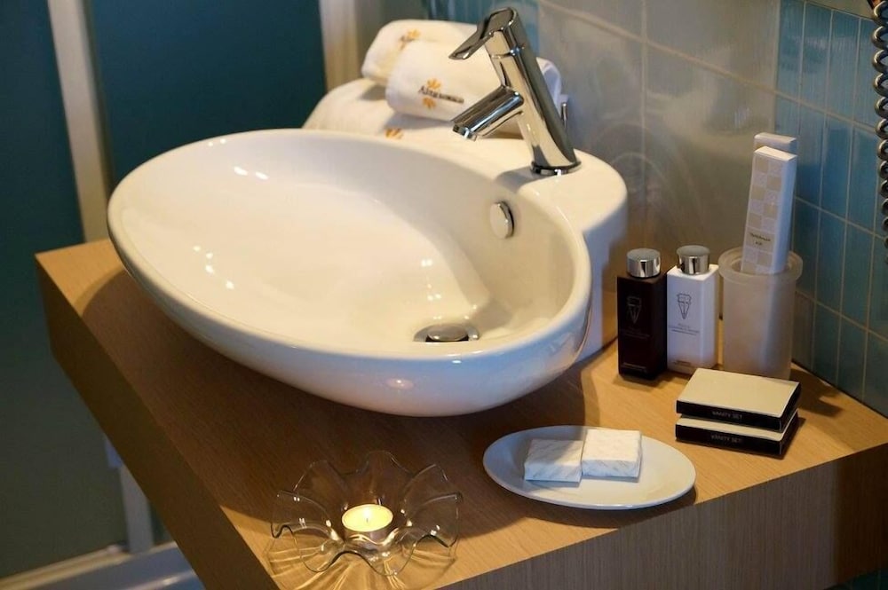 Alixia's Suites photo 2