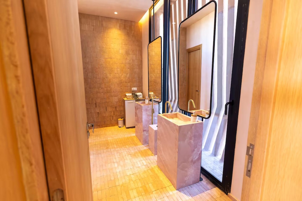 Villa Almaz Marrakech – Palais Exclusif avec Piscine, Spa et Sauna