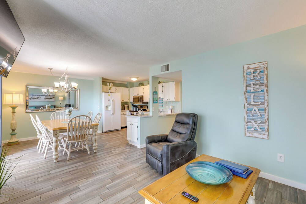 Ocean-view Balcony: Myrtle Beach Resort Condo!