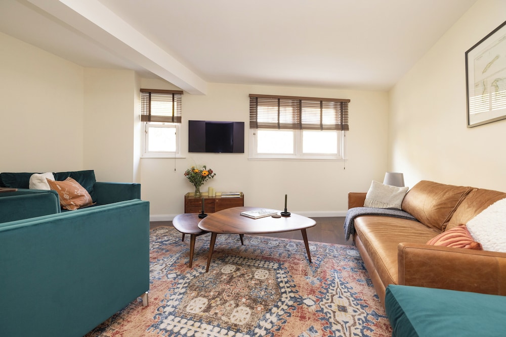 Cozy Maisonette near Edinburgh Castle