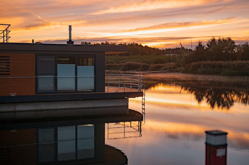 Lake Breeze Retreat, Klitten