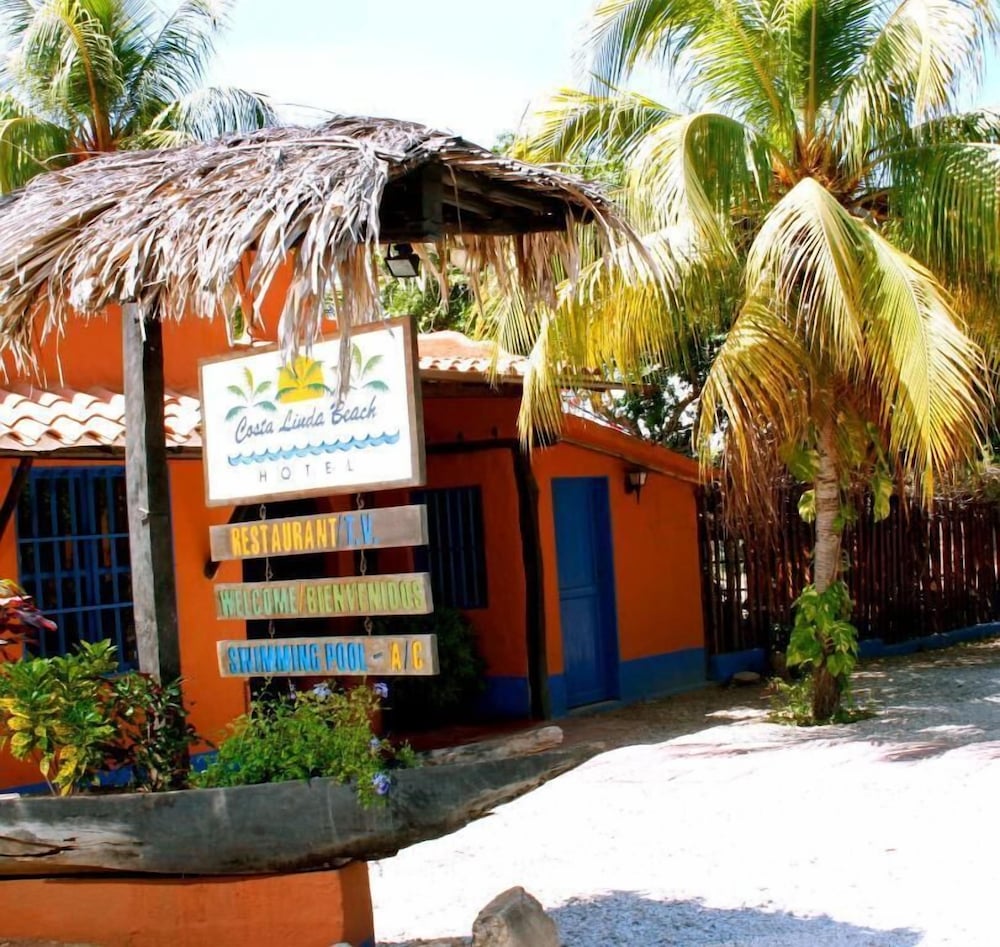 Costa Linda Beach