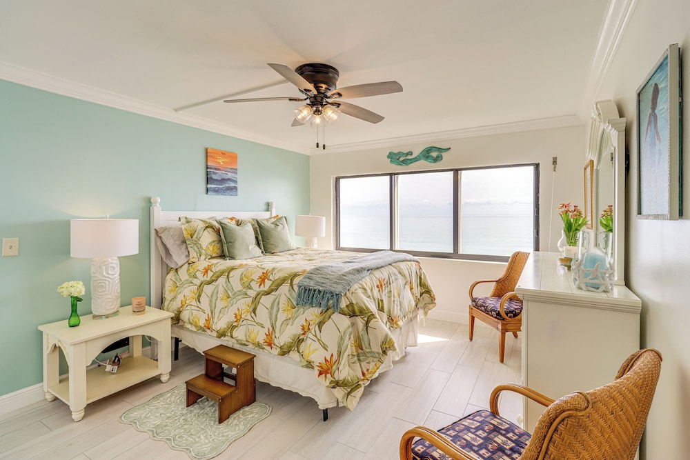 Hutchinson Island Condo w/ Views & Pool Access