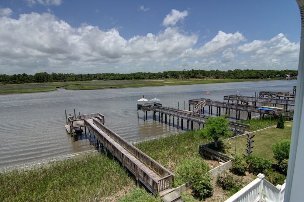 Mclaurin Manna At Holden Beach 4 Bedroom Home by RedAwning