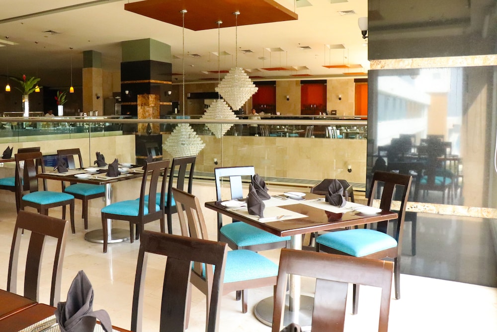 Villahermosa Vacations - Holiday Inn Villahermosa Aeropuerto, an IHG Hotel - Property Image 6