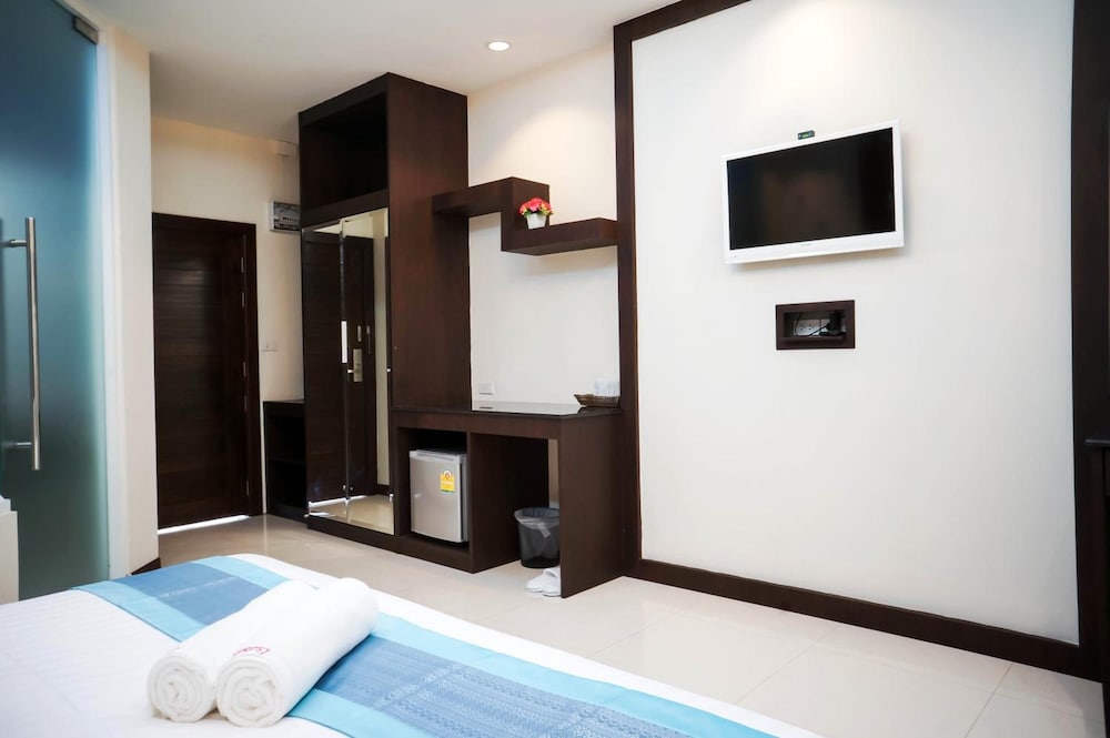 Roses Hua Hin Hotel