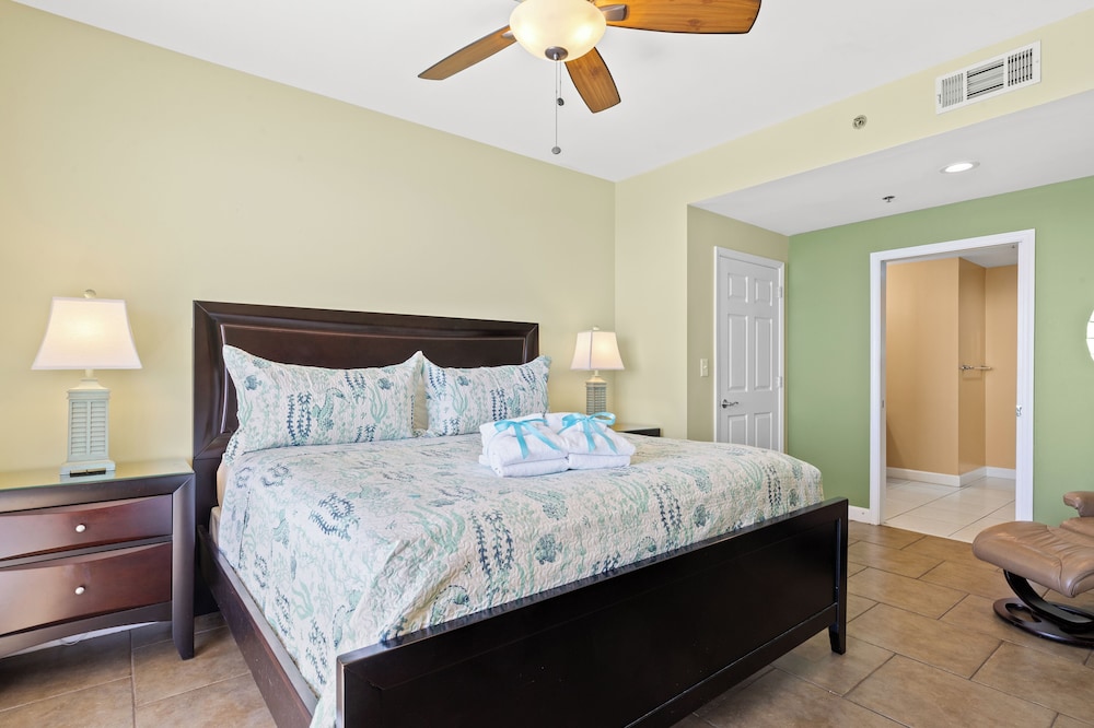 Anchor's Way! Come Visit Our Beautiful 2 BR, 2BA Oceanfront Retreat! Sleeps 6!